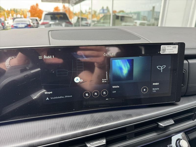 Hyundai Santa Fe 1,6 1,6 TGDI PHEV 4×4 CALLIGRA - fotka 12 z 19