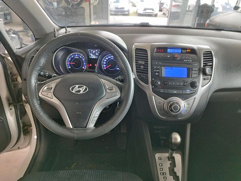 Hyundai ix20 (2012) 1,6i,91KW,AUTOMAT,ALU,TAŽ,LPG - fotka 17 z 22