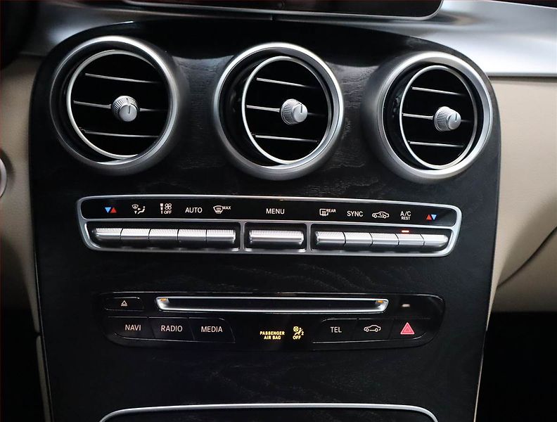 Mercedes-Benz GLC (2018) 300 - fotka 16 z 25