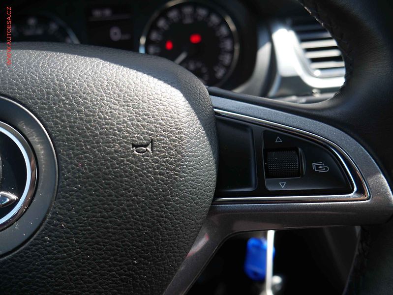 Škoda Rapid (2015) 1.2TSi, 2.maj,ČR, Ambition - fotka 14 z 18