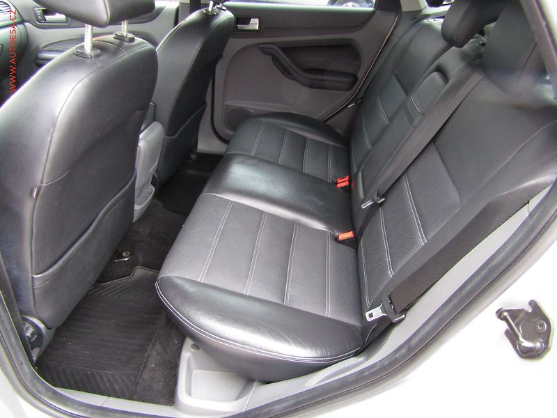 Ford Focus (2008) 2.0TDCi, ČR, AC, TZ, bixen - fotka 10 z 14
