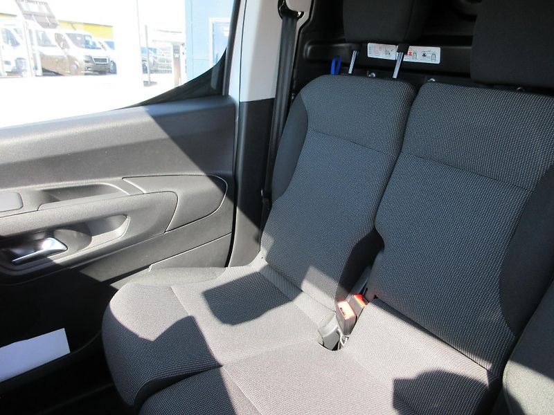 Peugeot Partner Furgon L1 Electric 100kW 50kWh - fotka 14 z 21