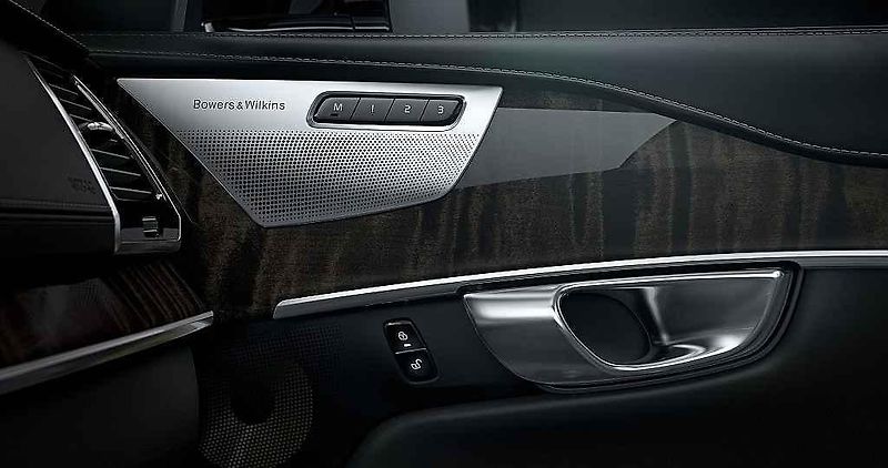Volvo XC90.