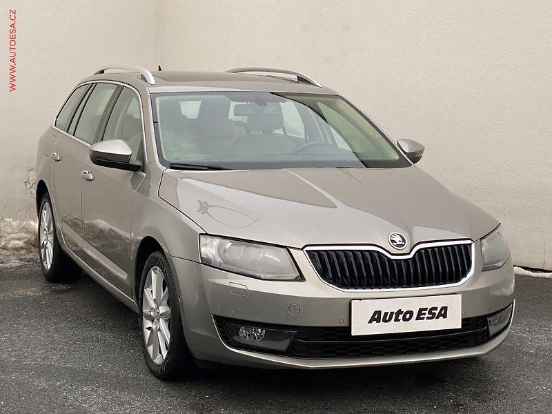 Škoda Octavia (2014) 1.4 TSi, Elegance, DSG, panor - fotografie inzerátu