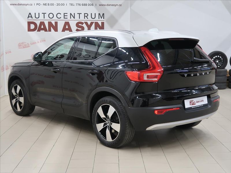 Volvo XC40 2,0 D4 AWD MOMENTUM CZ - fotka 6 z 39