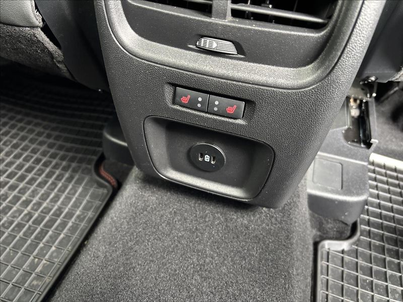 Ford Kuga 1,5 EcoBoost 111 kW ST-Line X - fotka 16 z 42