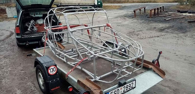 Velorex 16/250 v tmavé čokoládově hnědé barvě.