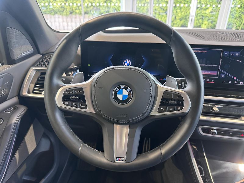 BMW X5 xDrive30d M-Sport - fotka 16 z 31