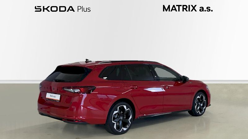 Škoda Superb (2025) Combi iV SPORTLINE 1.5 TSI 150 - fotka 2 z 35