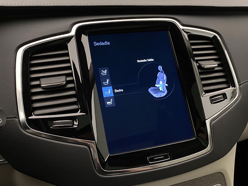 Volvo XC90 T8 AWD RECHARGE REZERVACE - fotka 56 z 58