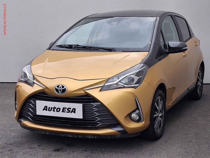 Toyota Yaris (2019) 1.5 VVT-iE, Kamera - fotka 3 z 16