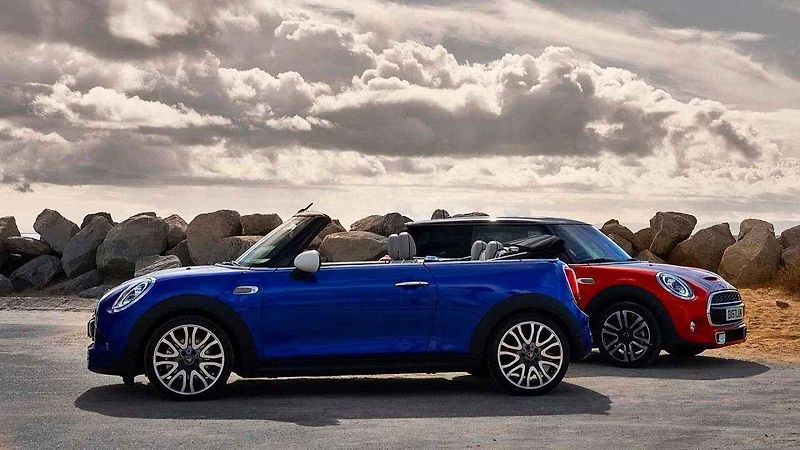 Mini Cooper S a Cabriolet.