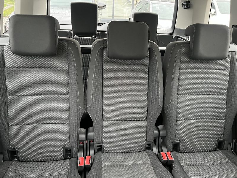 Volkswagen Touran (2016) 2.0 TDI 110 KW DSG  - fotka 17 z 19