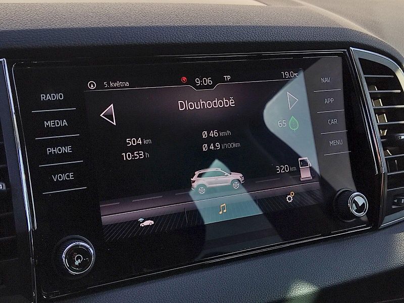 Škoda Karoq (2019) Style 1,6 Tdi 85 Kw - fotka 13 z 34