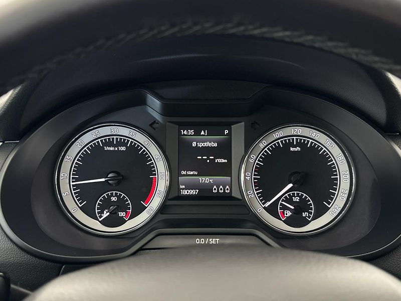 Škoda Octavia Style 4x4 DSG - fotka 11 z 29