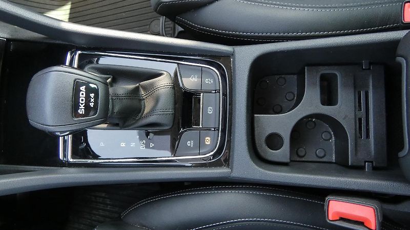Škoda Kodiaq 2.0 TDI 110 kW Style 4x4 DSG - fotka 18 z 26
