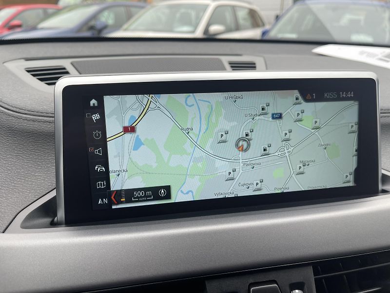 BMW X2 2.0xD M-paket-AT-KŮŽE-NAVI-ČR! - fotka 32 z 42