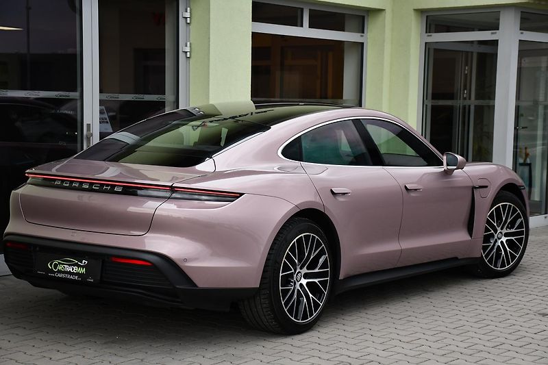 Porsche Taycan PERFORMANCE BATTERY PLUS - fotka 4 z 42
