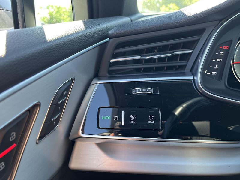Audi Q7 50TDi quattro S-line - fotka 16 z 24