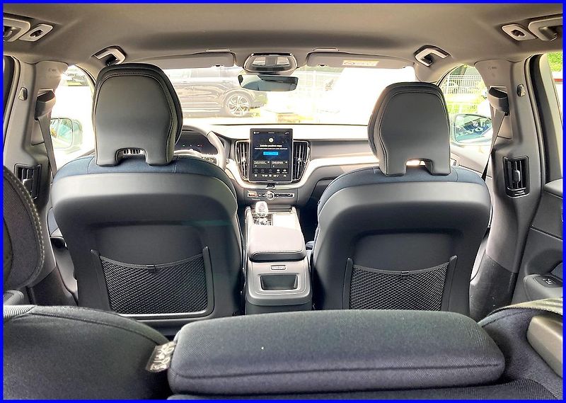 Volvo XC60 (2026) B5 AWD PLUS BR.+4SERVIS/ZÁRUKA - fotka 29 z 43