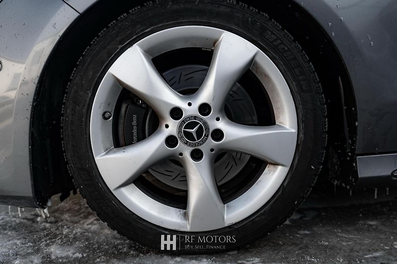 Mercedes-Benz CLA (2018) 220d SB 4Matic AMG - fotka 15 z 49