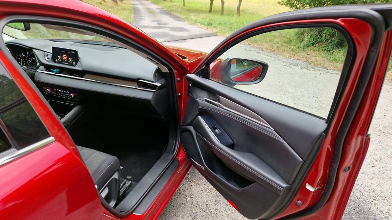 Mazda 6 (2019) Mazda 6, 2.2 Skyactiv-D, 110kW - fotka 9 z 16