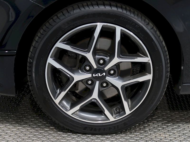 Kia Ceed (2022) SW TOP 1.5T-GDi 118KW - fotka 12 z 33