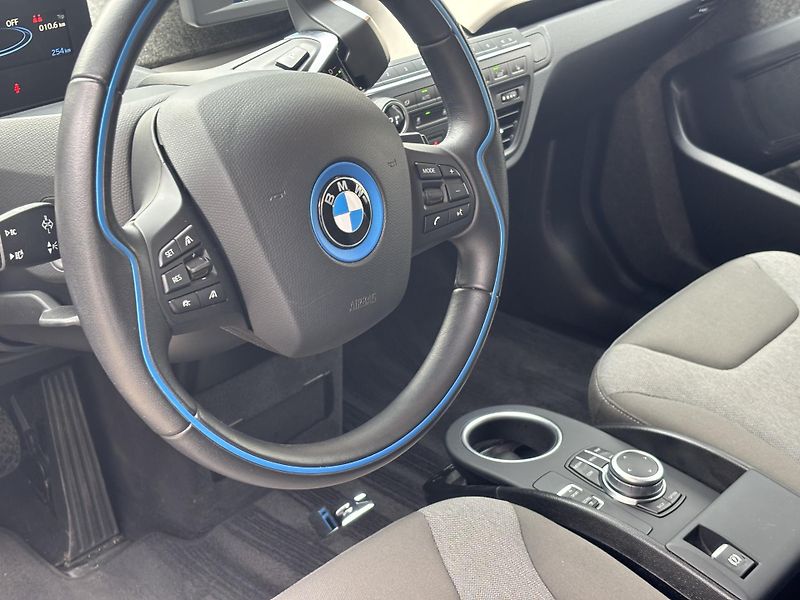 BMW i3 (2022) S 120AH, 135kW - fotka 14 z 15