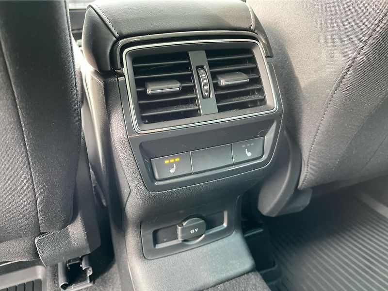 Škoda Karoq 2.0TDi 110 kW 4x4 TOP SELECTIO - fotka 23 z 29