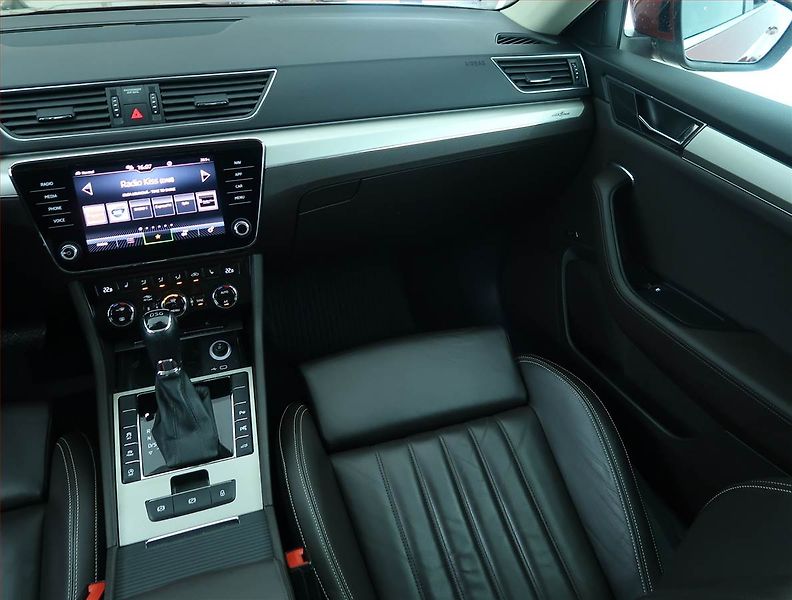 Škoda Superb (2021) Laurin&Klement 2.0 TSI - fotka 8 z 25