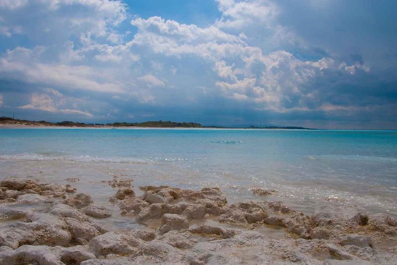 Lokalitě Spiagge Bianche se přezdívá Italské Maledivy či Karibik.