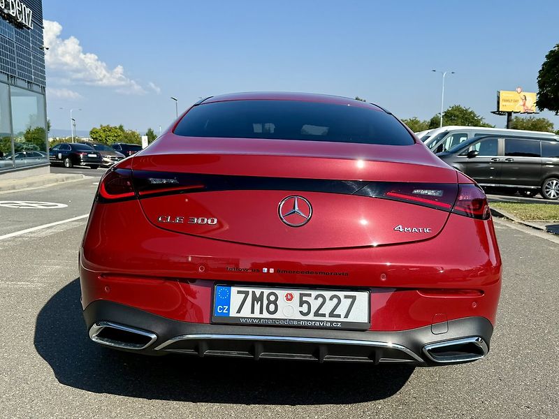 Mercedes-Benz CLE 300 4MATIC kupé Linie AMG - fotka 7 z 46