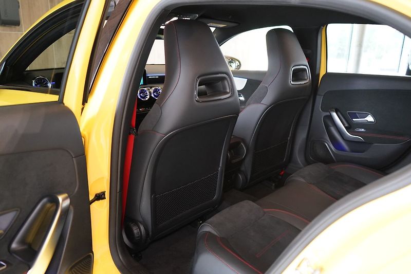 Mercedes-Benz Třídy A 35 AMG 4MATIC, AERO, Kamera - fotka 40 z 44