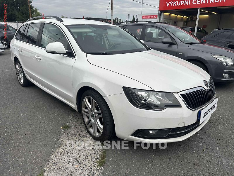 Škoda Superb (2014) 2.0TDi, 2.maj, DSG, TZ, xenon - fotka 1 z 3