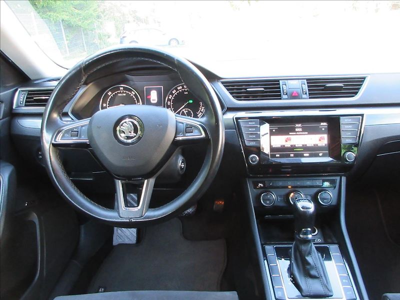 Škoda Superb 2,0 TDi 110 Kw, Style, DSG, No - fotka 18 z 36