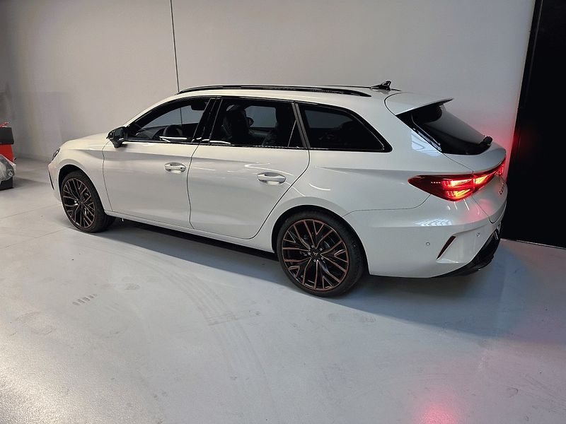 Cupra Leon (2026) SP 2.0 TSI 204k DSG 4WD - fotka 3 z 18