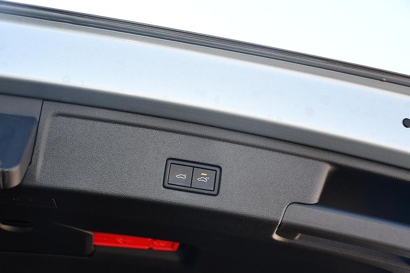 Volkswagen Touareg 3.0TDI 2.SADA KOL ČR - fotka 46 z 54
