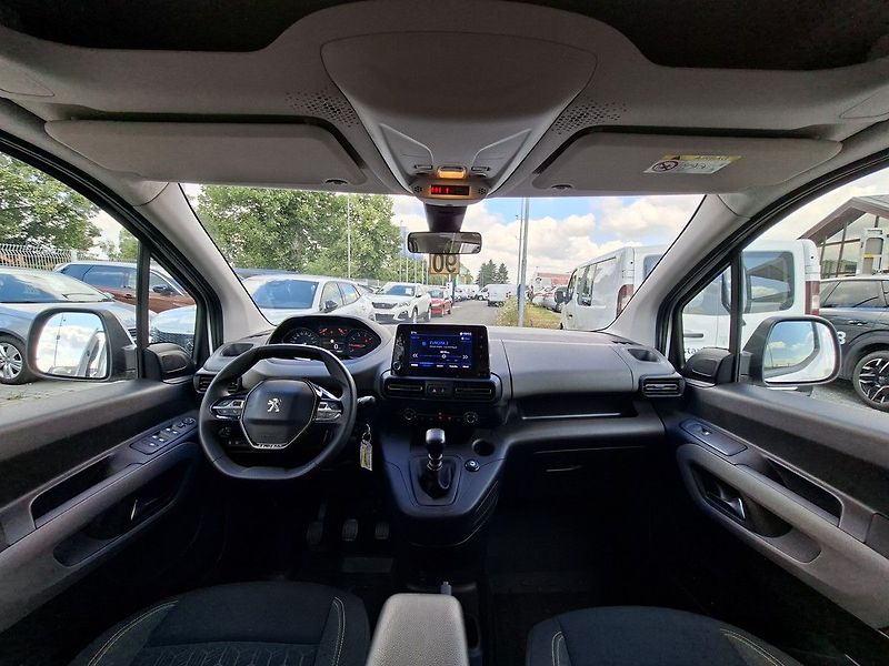 Peugeot Rifter ACTIVE 1.2 PT 110k M6 - fotka 2 z 22
