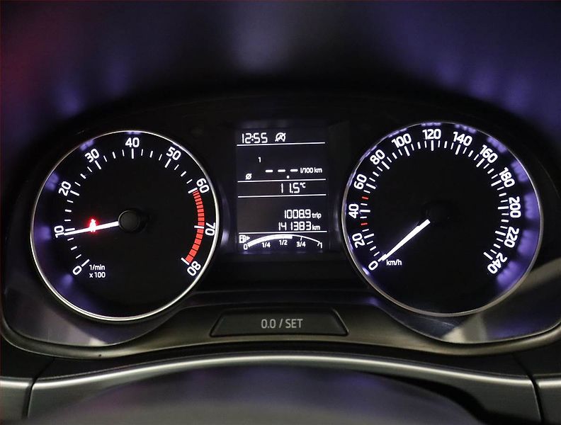 Škoda Fabia (2015) Ambition Plus 1.2 TSI, Navi - fotka 11 z 18
