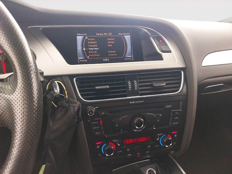 Audi A4 (2010) 2.0 TDI, Serv.kniha, Xenony - fotka 12 z 21