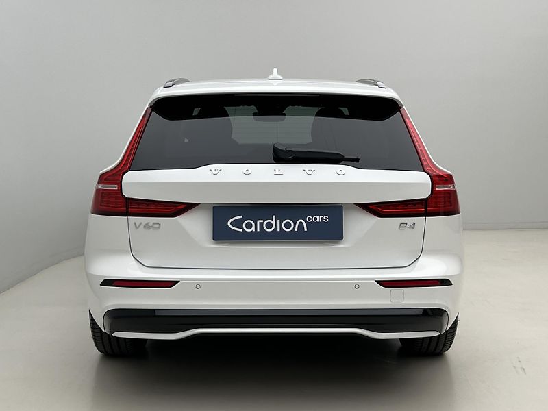 Volvo V60 (2026) B4 PLUS DARK AUT - fotka 10 z 44