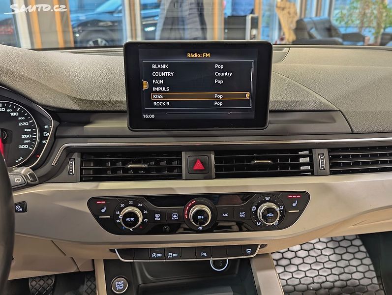 Audi A4 AVANT 2.0 TDi BIXENONY, PDC - fotka 13 z 22