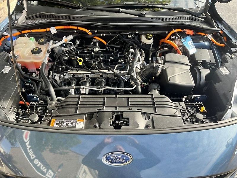 Ford Kuga 2.5PHEV/2022/ST-Line X-1MAJ.1M - fotka 55 z 57