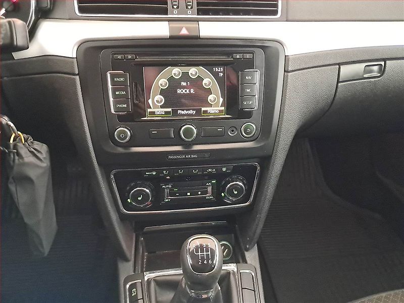 Škoda Superb (2014) Ambition 2.0 TDI, Serv.kniha - fotka 12 z 27