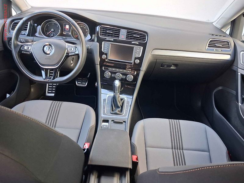 Volkswagen Golf (2016) 2.0 TDi, Allstar, DSG, navi - fotka 8 z 18