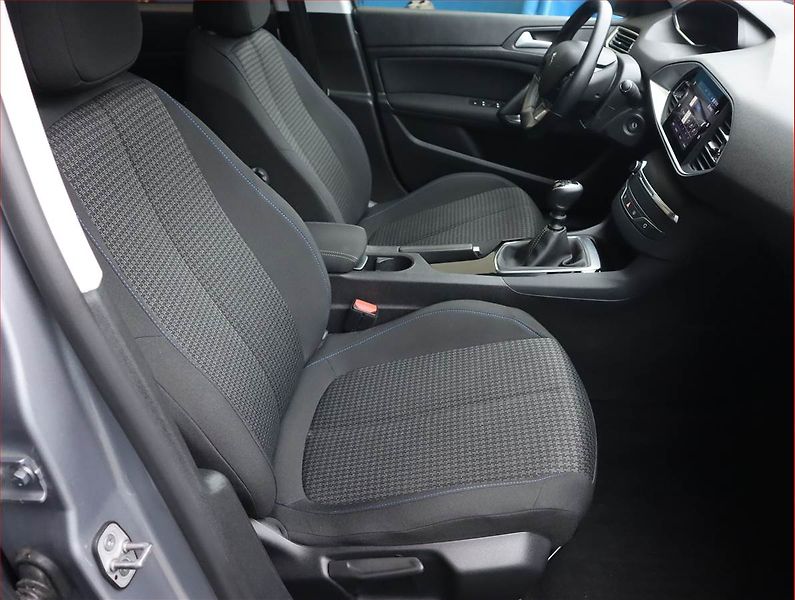 Peugeot 308 (2021) Style 1.5 BlueHDi, Serv.kniha - fotka 9 z 20