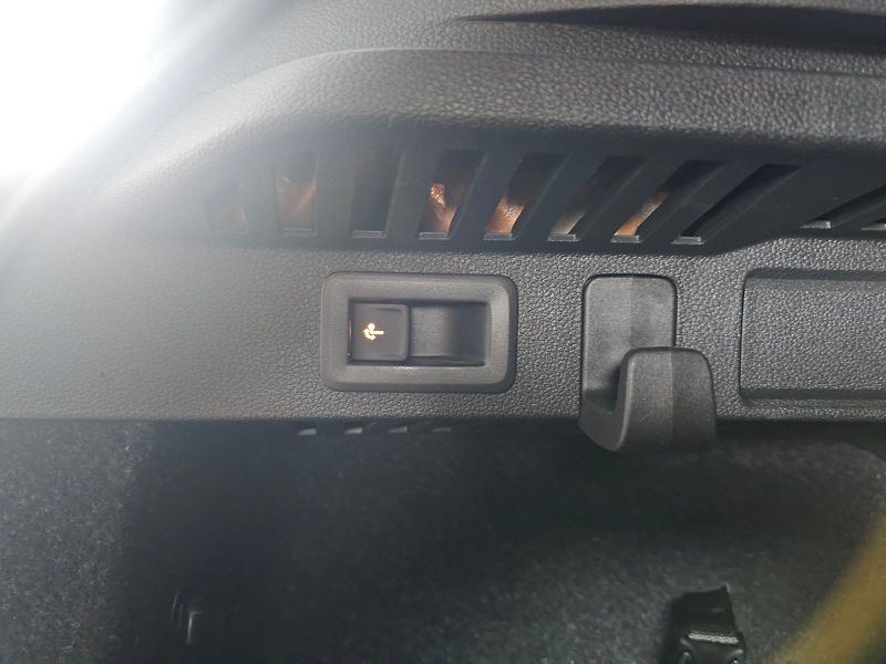 Škoda Kamiq (2025) 1.0TSI 85kW TOP Selection DSG - fotka 30 z 33