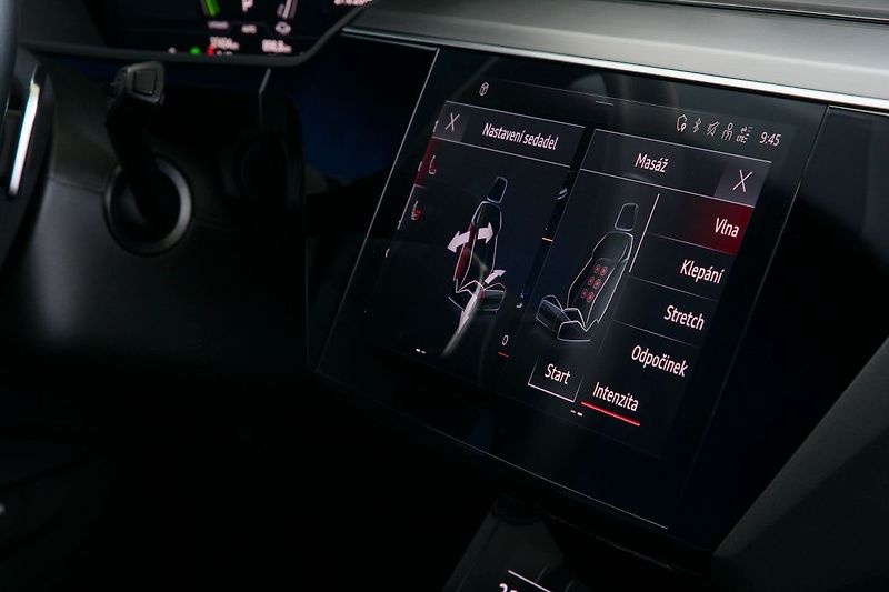 Audi e-tron 55 300kW NightV B&O HUD ZÁRUKA - fotka 33 z 46