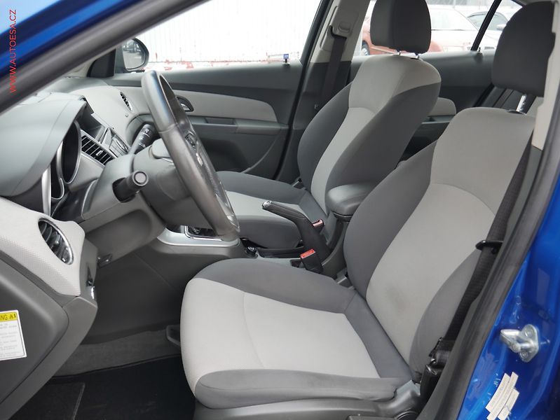 Chevrolet Cruze (2009) 2.0D, ČR, autoAC, temp - fotka 9 z 16