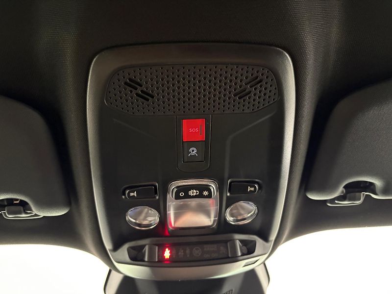 Peugeot 2008 (2026) Business Hybrid 110 e-DCS6 - fotka 29 z 32